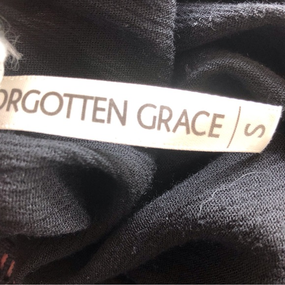 Forgotten Grace Tunic - Picture 9 of 9
